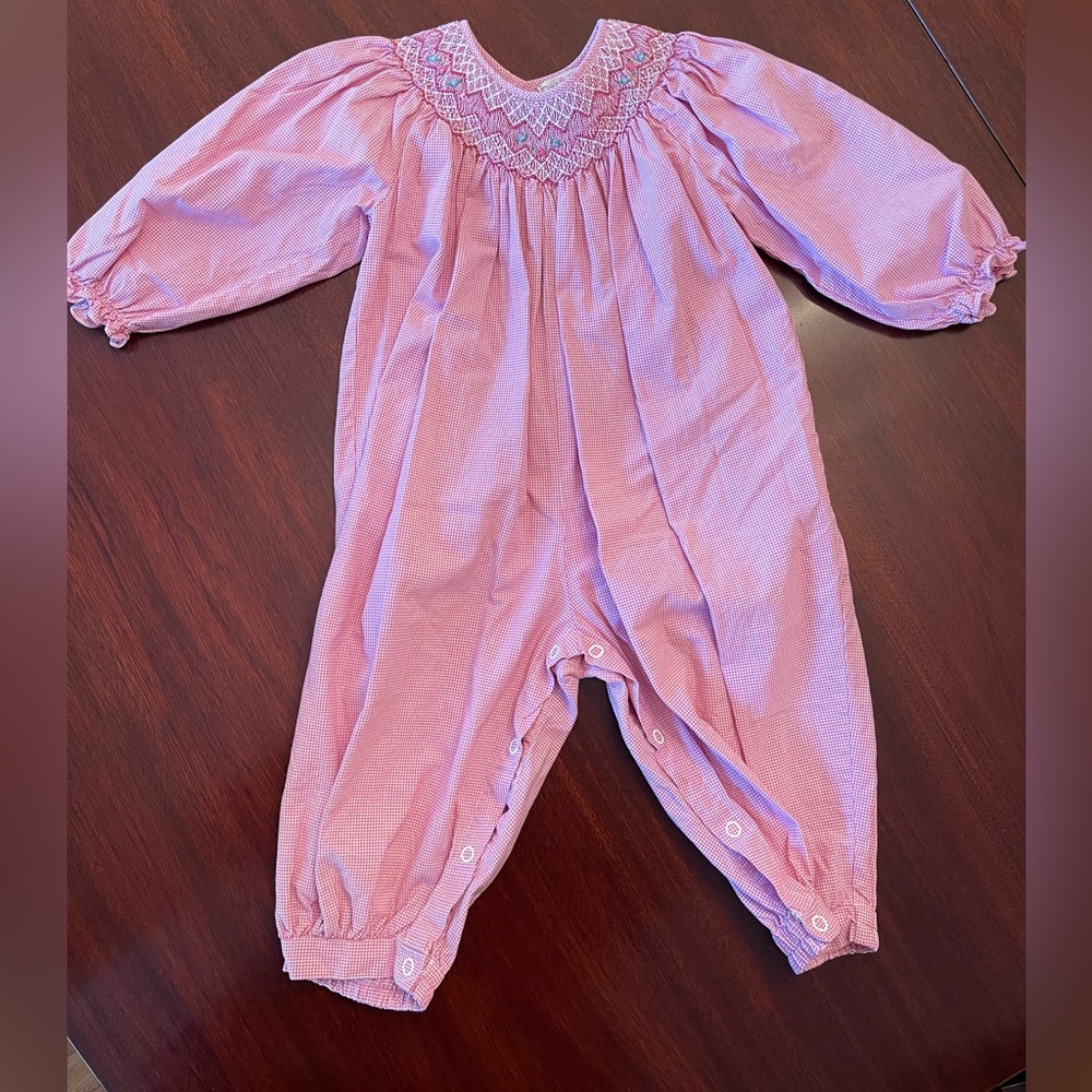 Petit Ami pick smocked long John.
